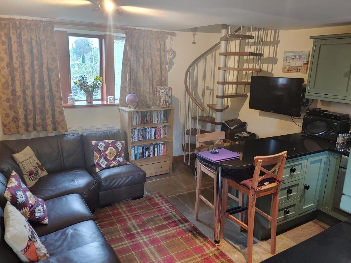Pellcroft Cottage 홀름퍼스 외부 사진